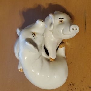 Vintage FF Japan Hugging Pigs Salt & Pepper Shakers